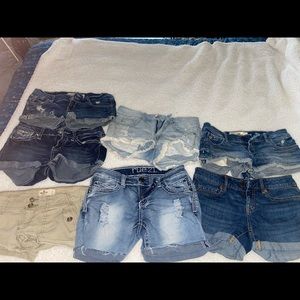 7 pair of Jean shorts all size 3.